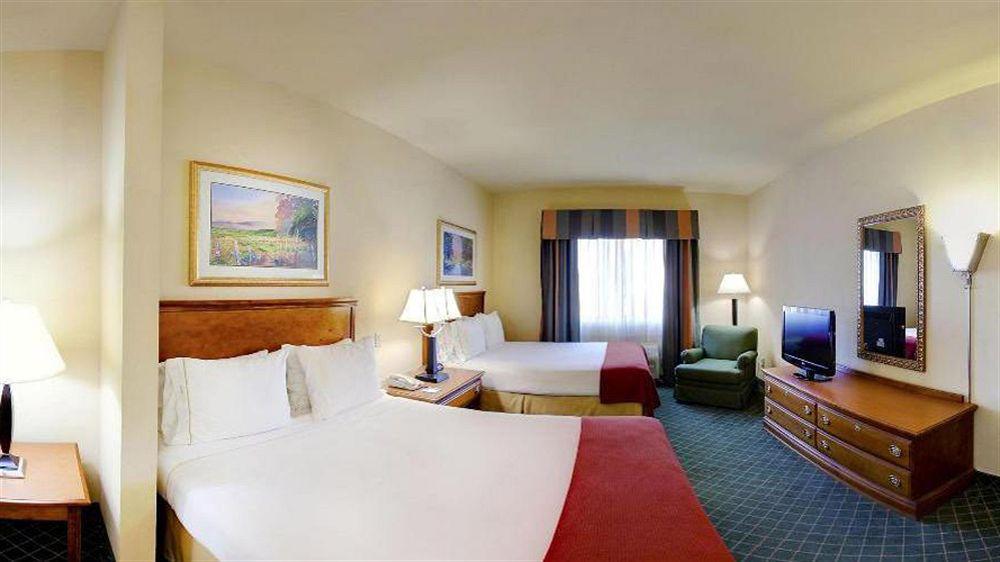 Holiday Inn Express & Suites Magnolia-Lake Columbia Exterior foto