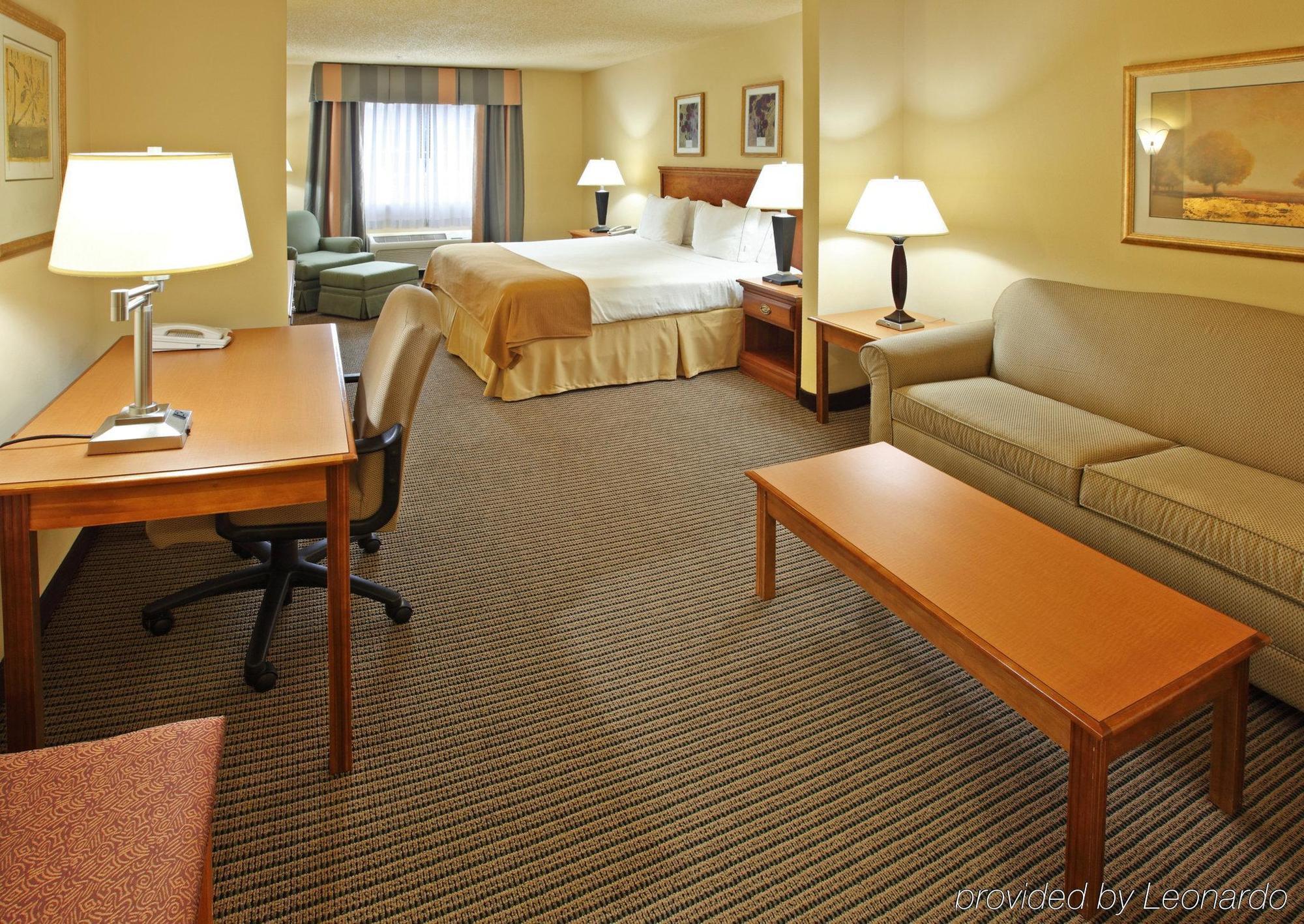 Holiday Inn Express & Suites Magnolia-Lake Columbia Habitación foto