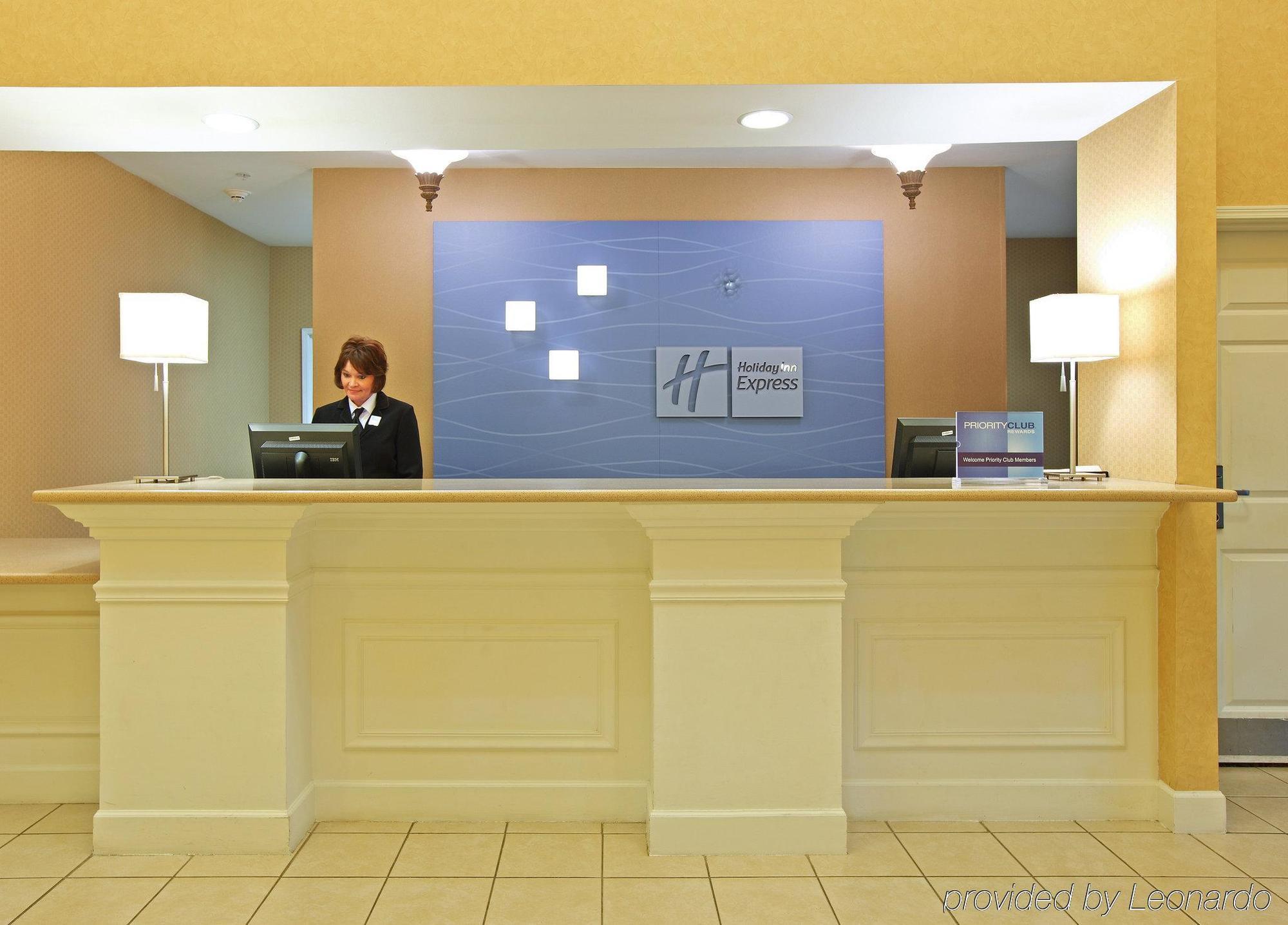 Holiday Inn Express & Suites Magnolia-Lake Columbia Interior foto